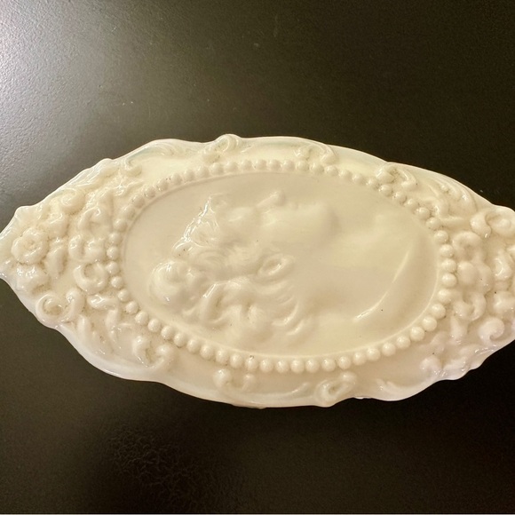 FOSTORIA, JENNY LIND, PRESSED, MILK GLASS, CAMEO, PIN BOX WITH LID. - Picture 13 of 14